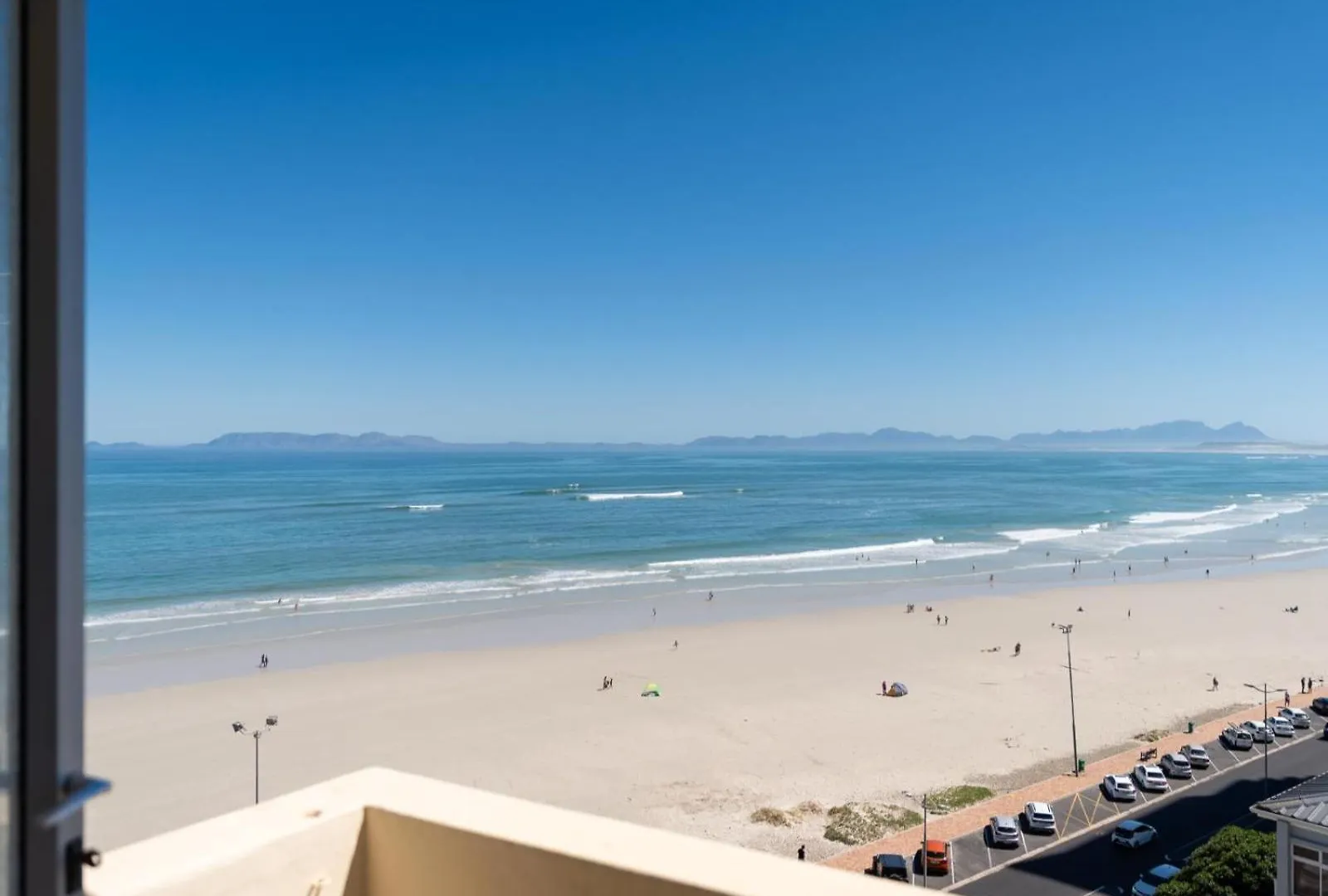 Romilly Beachfront 92 Strand Apartment
