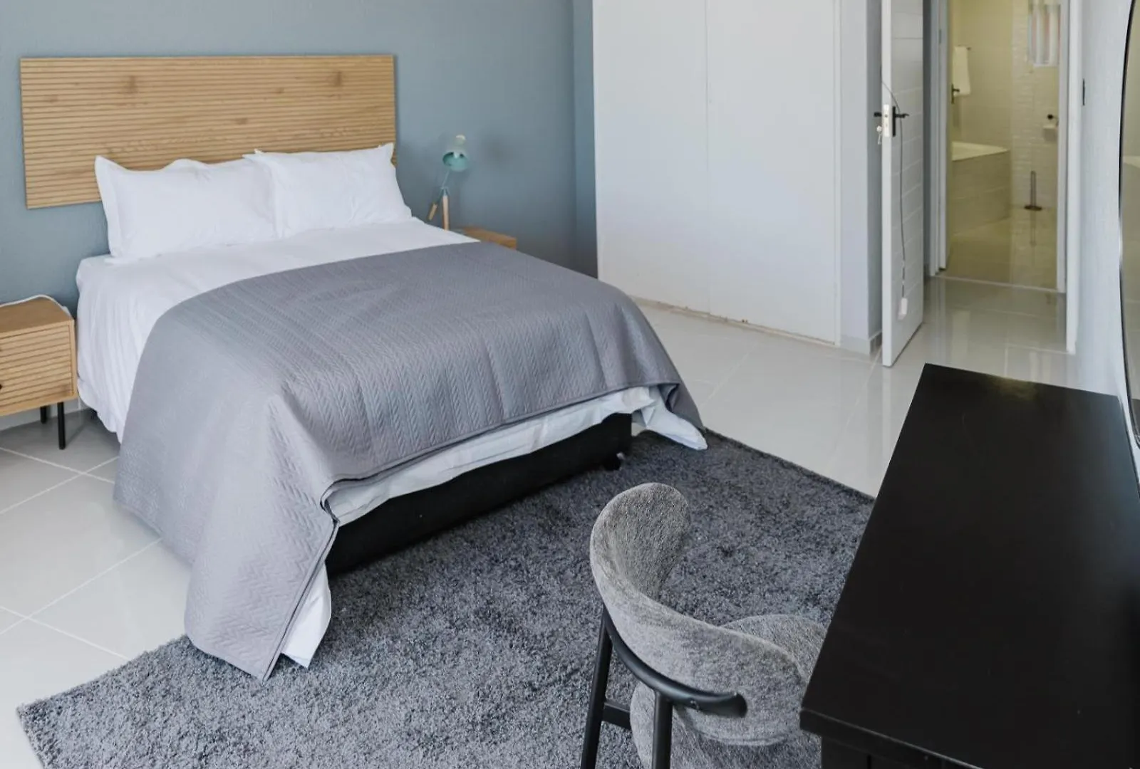 Romilly Beachfront 92 Strand 0*,