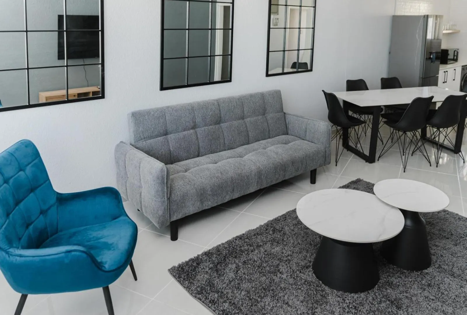 Romilly Beachfront 92 Strand Apartment